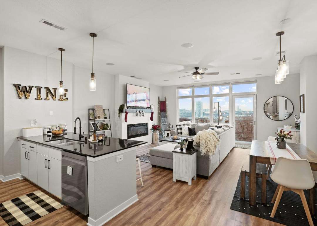 Foto del edificio - 601 E Ogden Ave