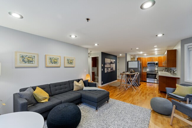 Building Photo - The Parc - 2 bedrooms