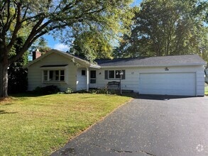 Building Photo - 17 Bellmawr Dr