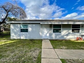 Building Photo - 1904 Finfeather Rd