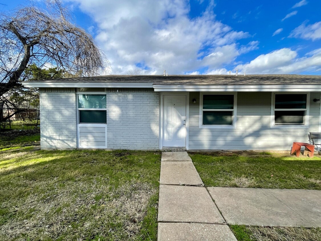 Photo - 1904 Finfeather Rd (Bryan, TX)