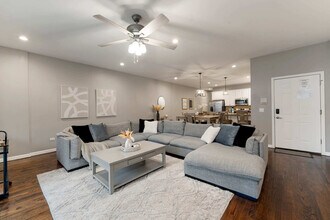 Building Photo - 1909 S Michigan Ave