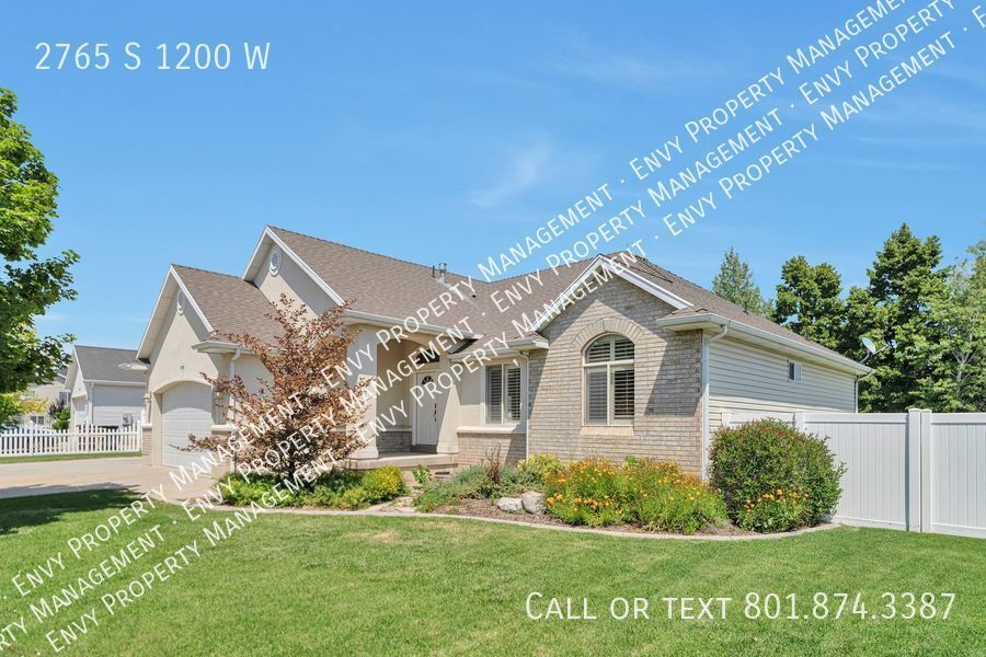 Foto principal - Stunning Pet-Friendly 5 Bed - 3 Bath Syrac...
