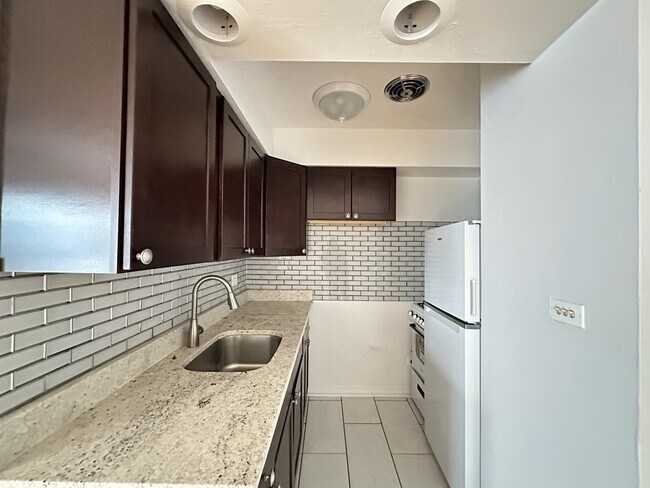 Foto del edificio - 6830 N Sheridan Rd
