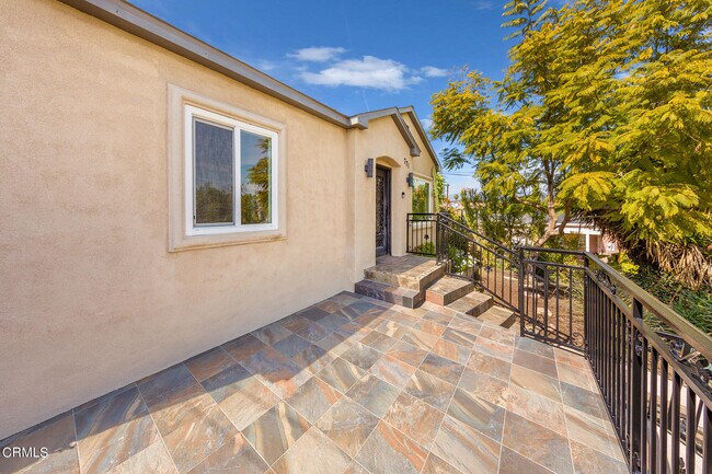 Foto del edificio - 771 Holland Ave