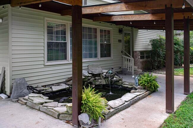 Foto del edificio - 2846 McClave Dr