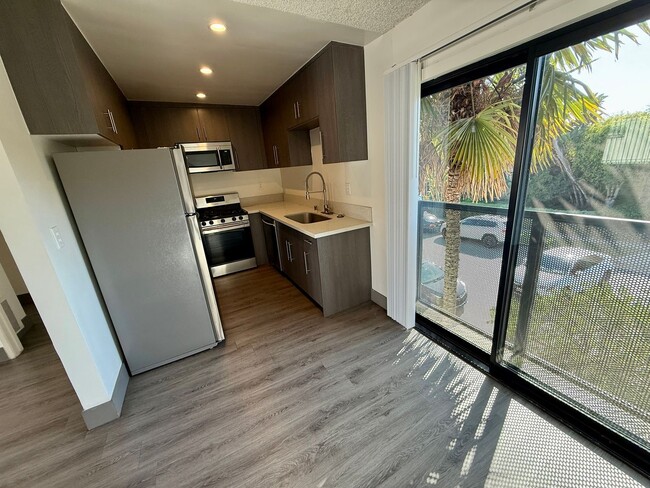 Building Photo - 3510 Clarington Ave