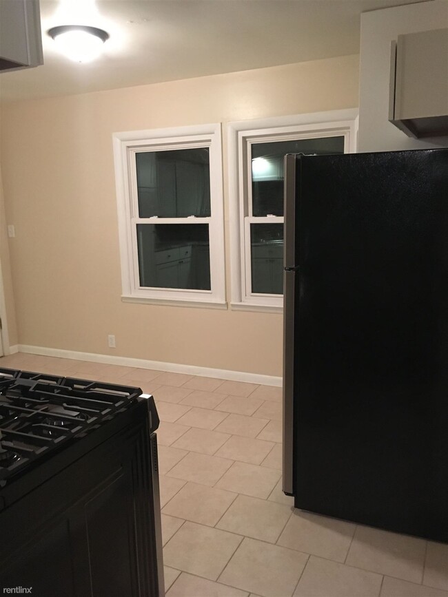 Foto del edificio - 3 br, 1 bath House - 602 E Railroad St