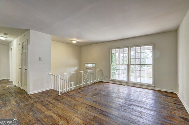 Foto del edificio - 440 King Arthur Ct