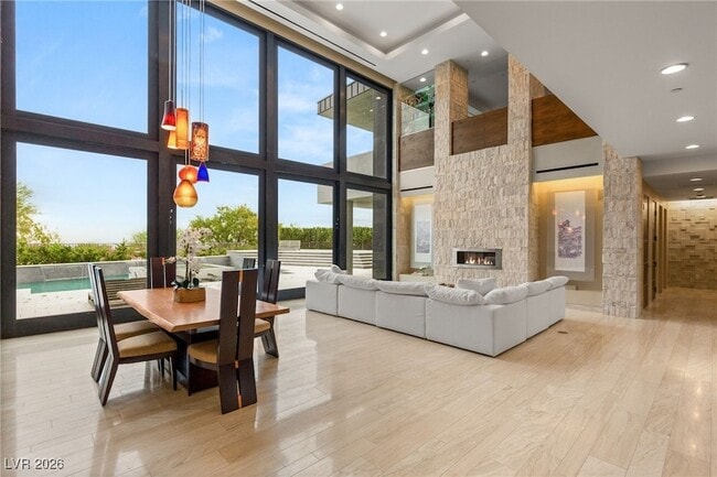 Building Photo - 98 Sun Glow Ln