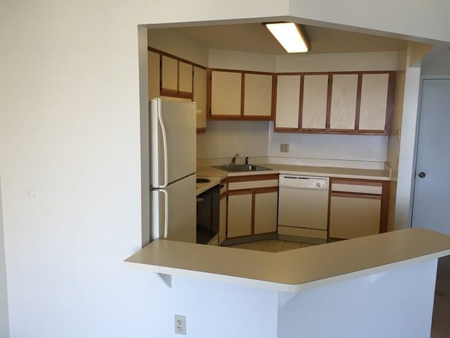 Building Photo - 364 Ocean Ave