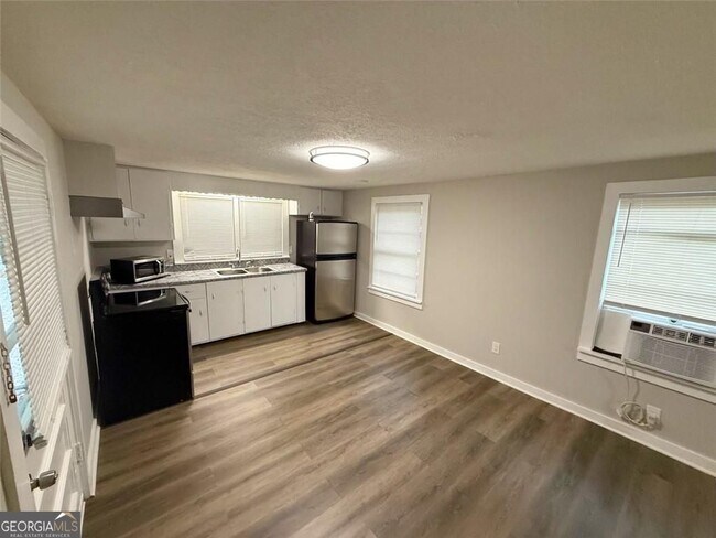 Building Photo - 108 Lambert Dr