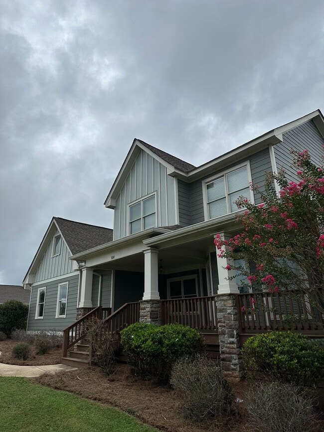 Building Photo - Nice house in Eatonton, close to the lake.