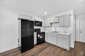 Building Photo - 706 N Eddy St