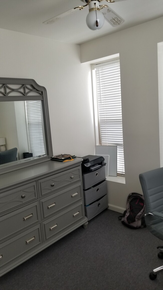 Dormitorio 2 - 164 River St