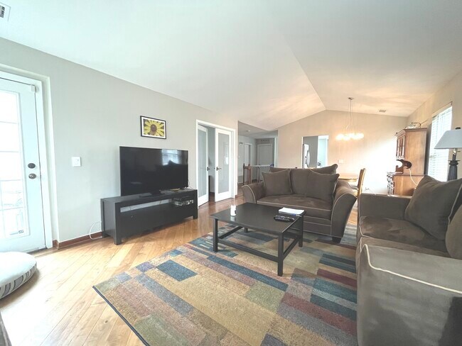 Building Photo - 1225 S Wellington Ct
