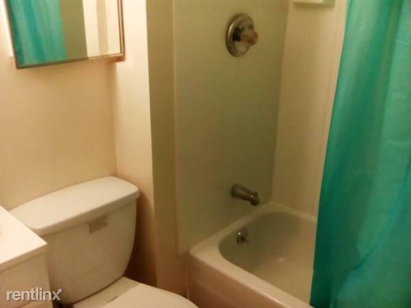 Building Photo - 2 br, 1 bath  - 3030 83rd St basement