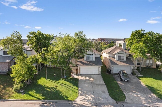 Foto del edificio - 707 Broken Bow Dr
