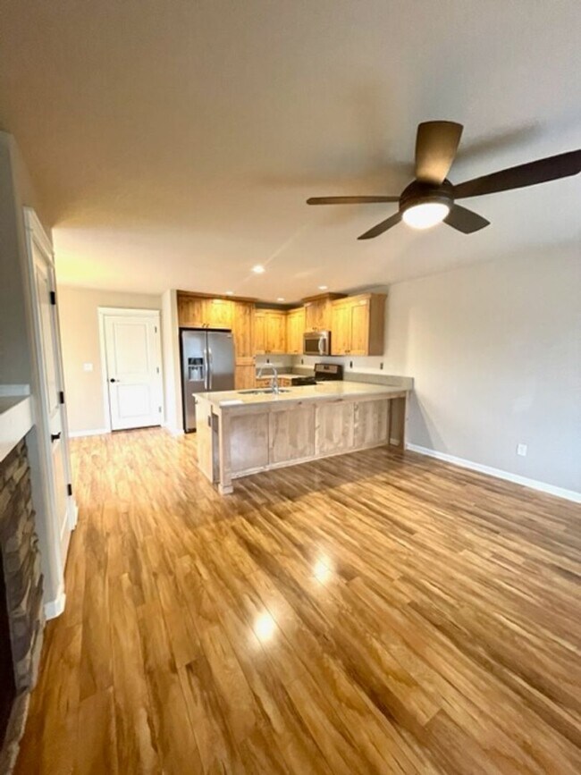Building Photo - Beautiful home in NE Bend!