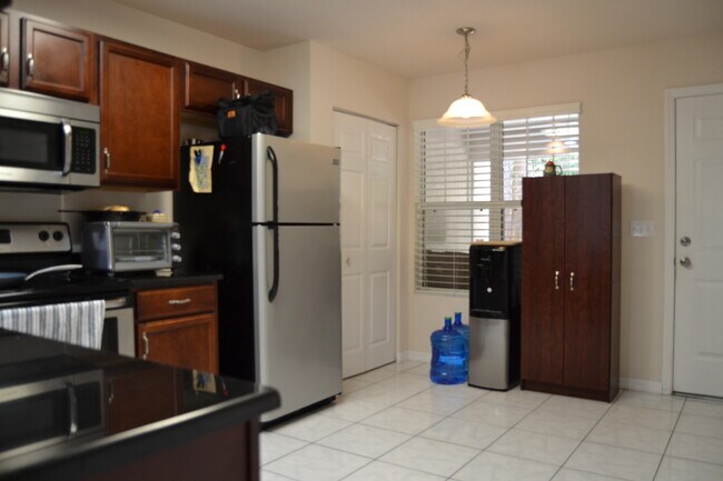 Foto del edificio - 4687 SW 48th Dr