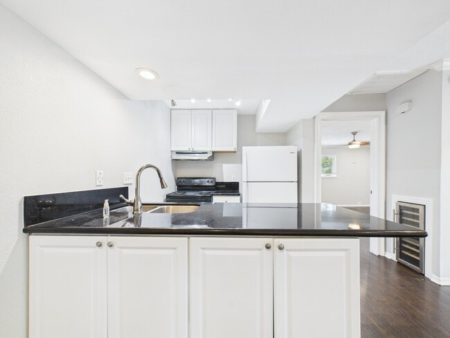 Building Photo - 5353 Richmond Ave.