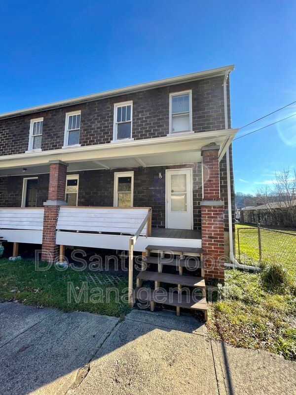 Primary Photo - 722 E 7th Ave