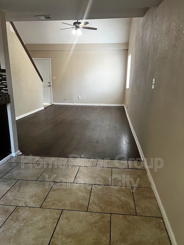 Foto del edificio - 3712 E 9th St