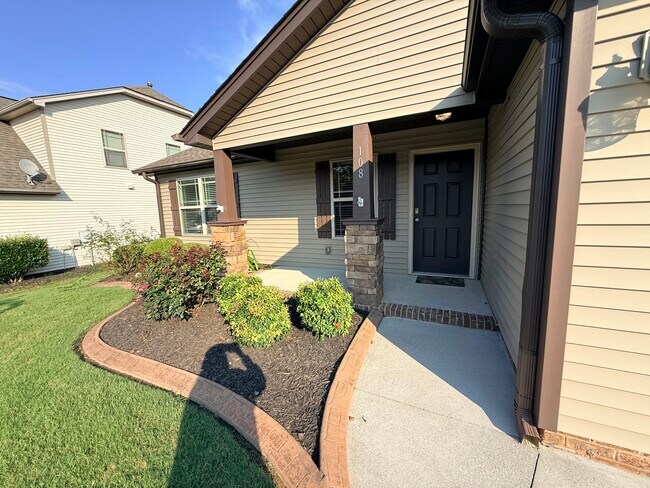 Foto del edificio - 108 Summerdale Dr