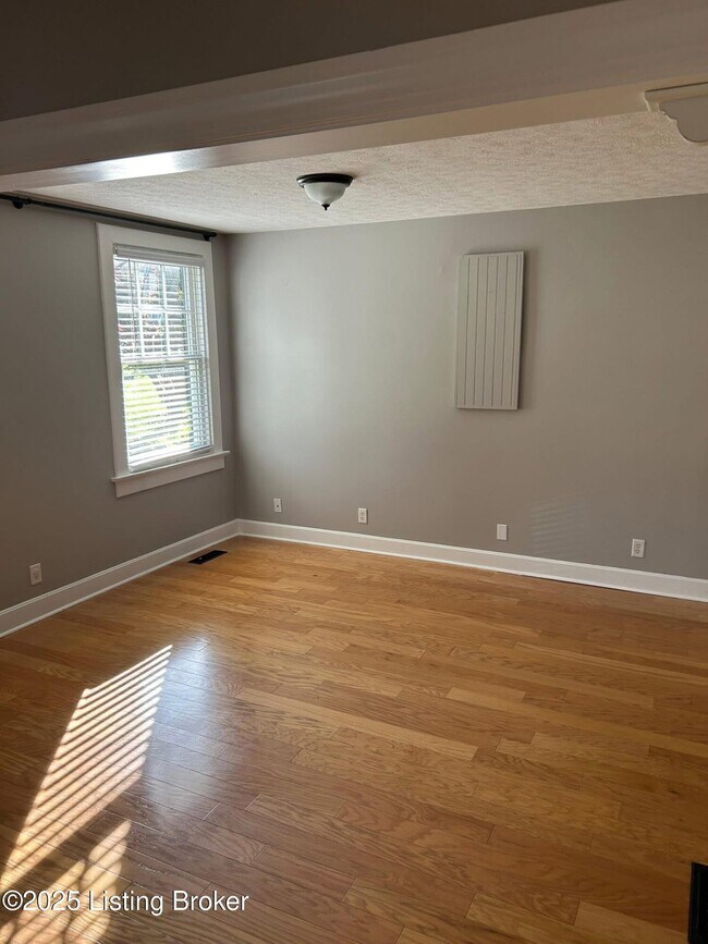 Foto del edificio - 2224 Flat Rock Rd