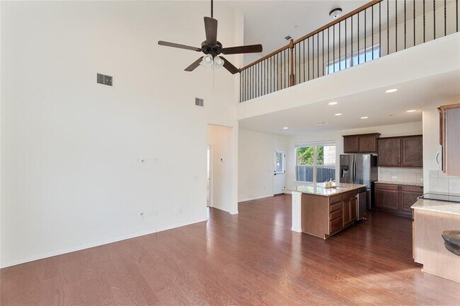 Building Photo - 3240 E Whitestone Blvd