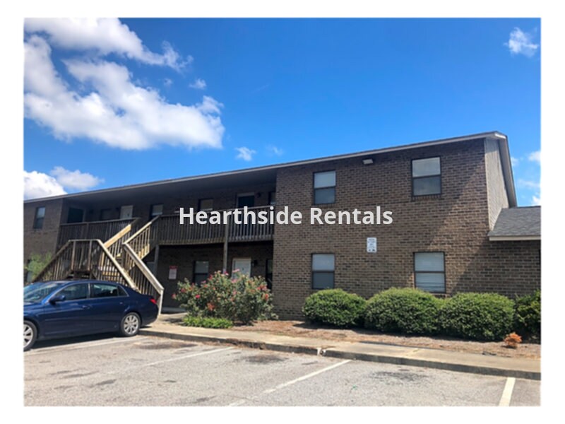 Primary Photo - **2 Bedroom 1 Bath Apartment Next to Pitt ...