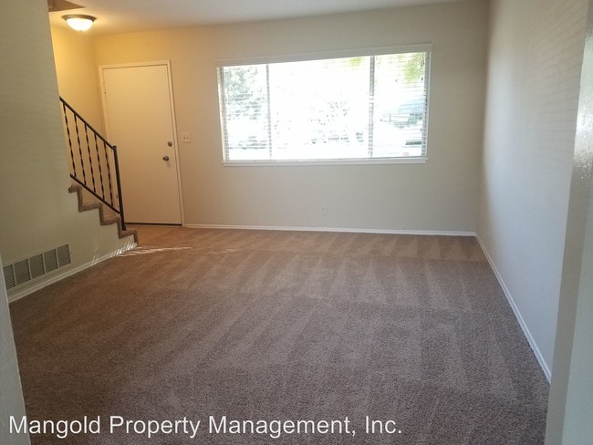 Building Photo - 728 Bellarmine Dr