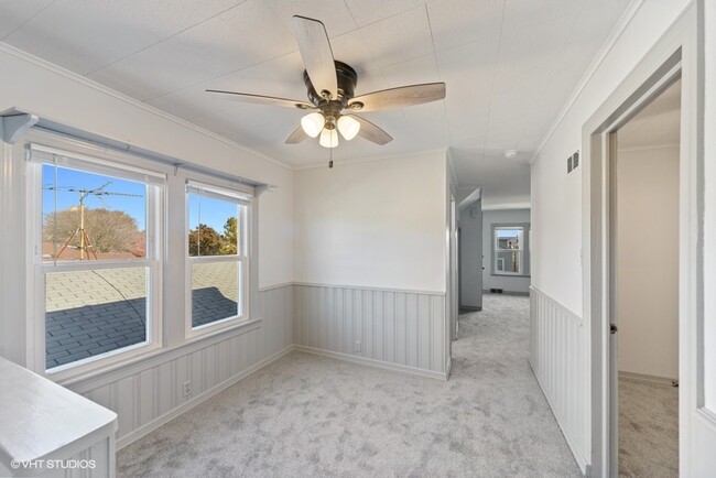 Building Photo - 4012 N Oketo Ave