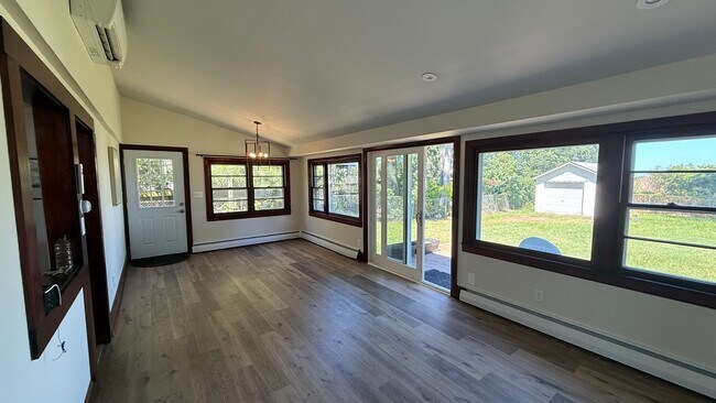 Foto del edificio - 5549 Harford St