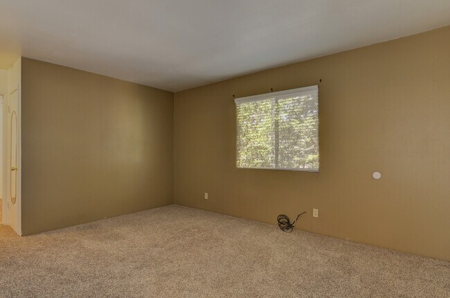 Building Photo - 278 S Hardin St