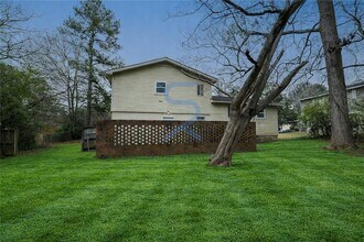 Building Photo - 10883 Thrasher Rd