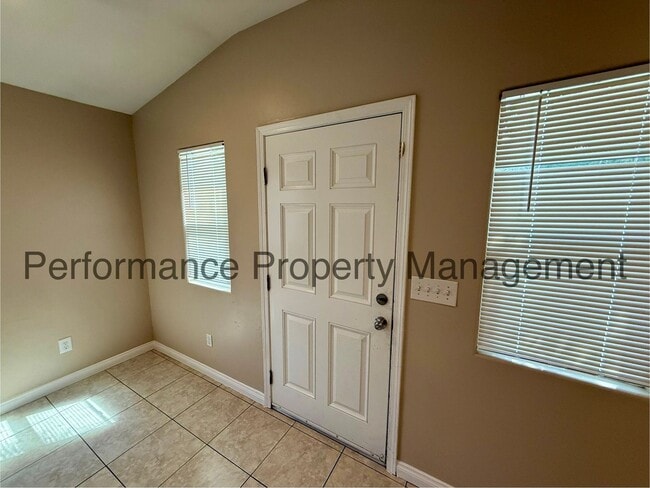 Building Photo - 624 Knotts St