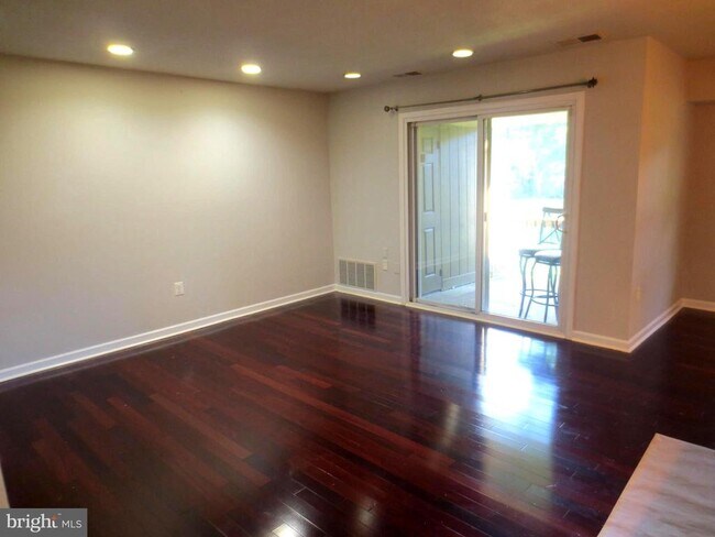 Foto del edificio - 132 Meadowview Ln