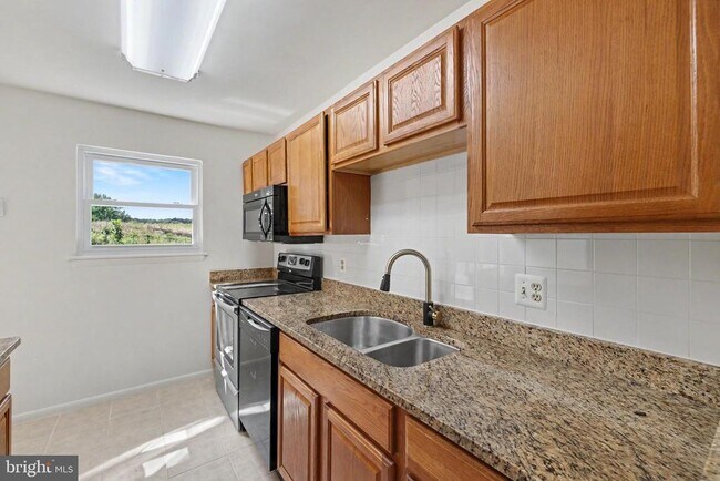 Foto del edificio - 14356 Shaw Ct