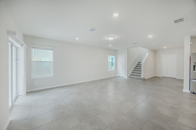 Foto del edificio - Brand New Beautiful 5 bed/ 3 Bath For Rent...