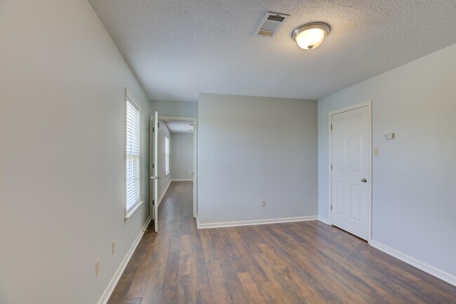 Foto del edificio - 9495 Owl Hill Dr