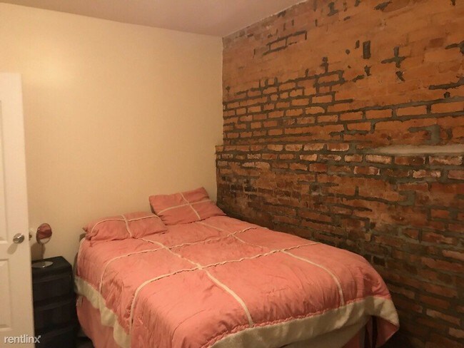 Foto del edificio - 165 Weirfield St