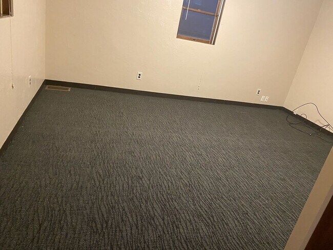 Building Photo - 507 Blaine Avenue