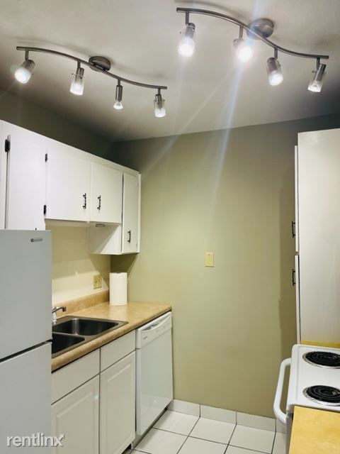 Building Photo - 1 br, 1 bath Condo - 225 S McMullen Booth ...