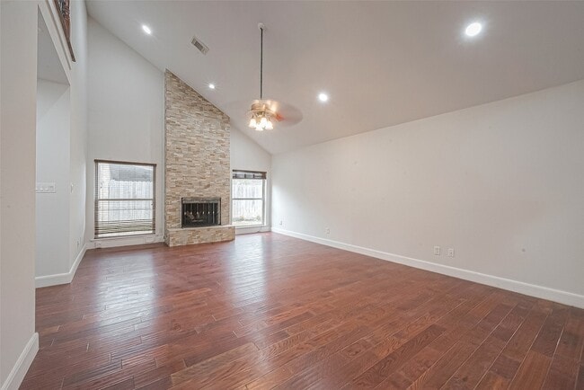 Building Photo - 12127 Carriage Hill Dr