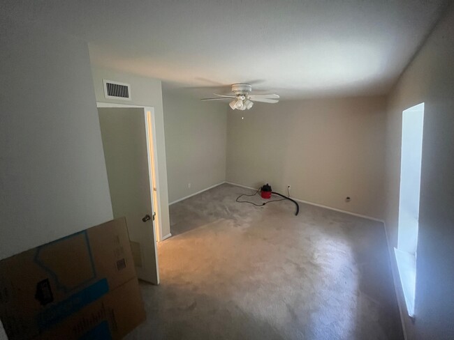 Foto del edificio - 3822 Country Club Rd