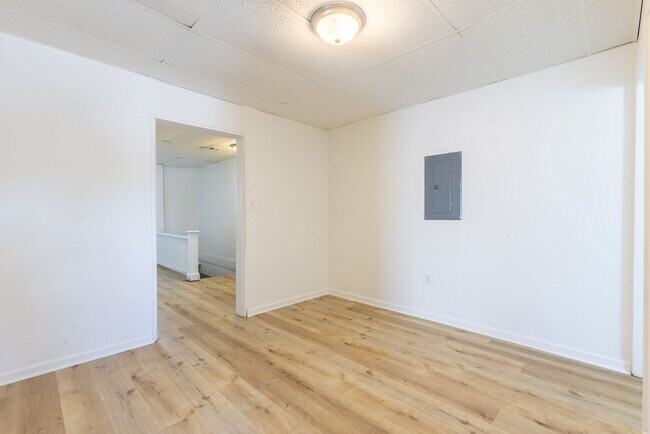 Foto del edificio - 742 E Warrington Ave