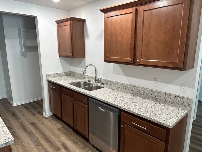 Foto del edificio - 603 E Wolf St