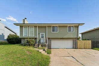 Building Photo - 14022 Virginia St