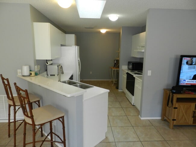 Building Photo - 2140 Estevez Dr